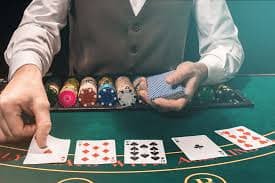 Meja live baccarat di studio casteltoto
